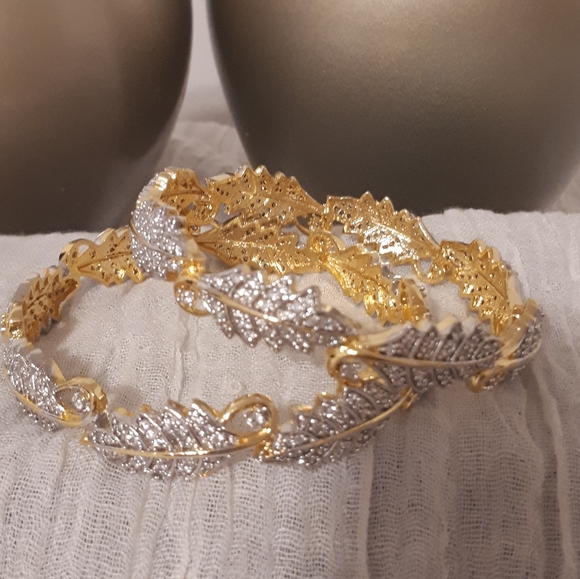 BANGLES - Picture 1 of 4